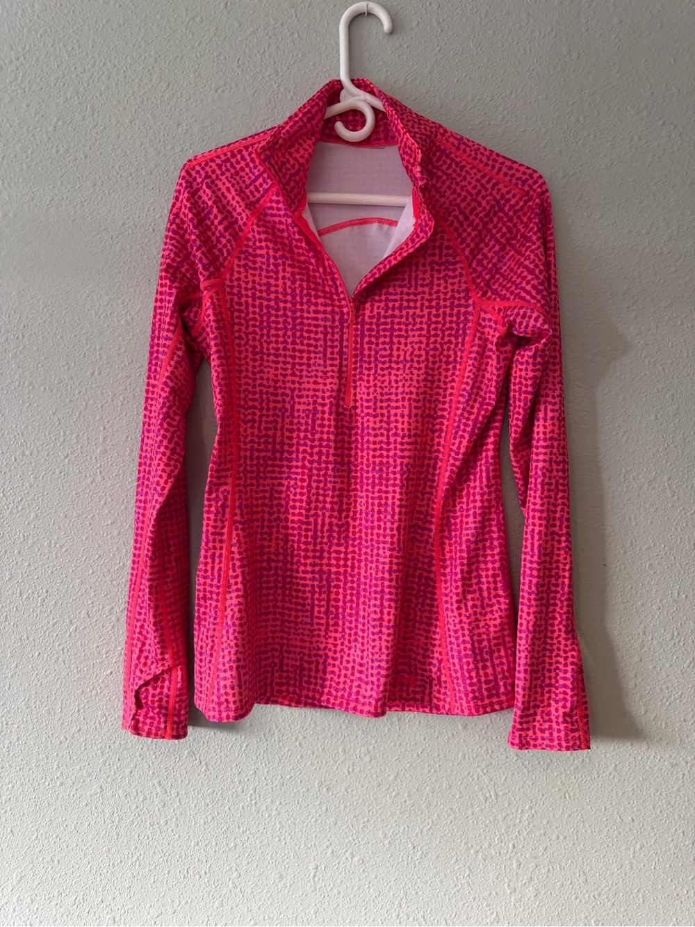 Under Armour Pink Geo 1/4 Zip Pullover Tech Shirt Medium